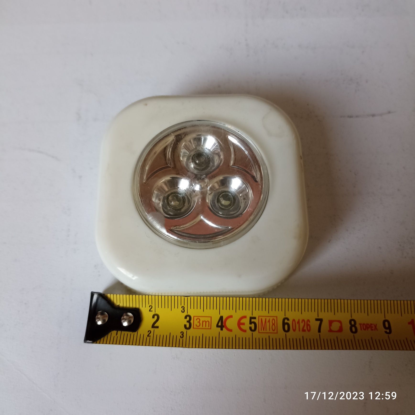 Mała lampka 3x led