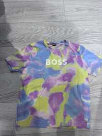 Piękny kolorowy Tshirt Boss rozmiar xs