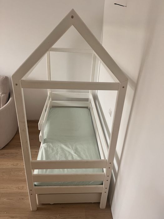 Дитяче ліжко будиночок