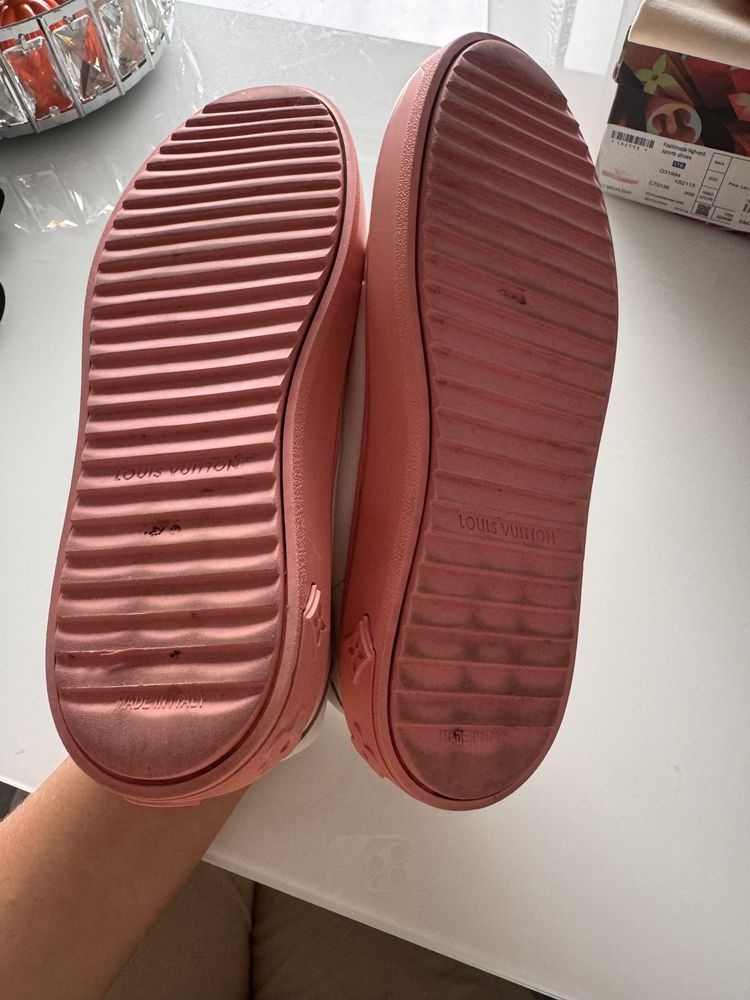 Sneakersy bialo rozowe Louis Vuitton 39/40