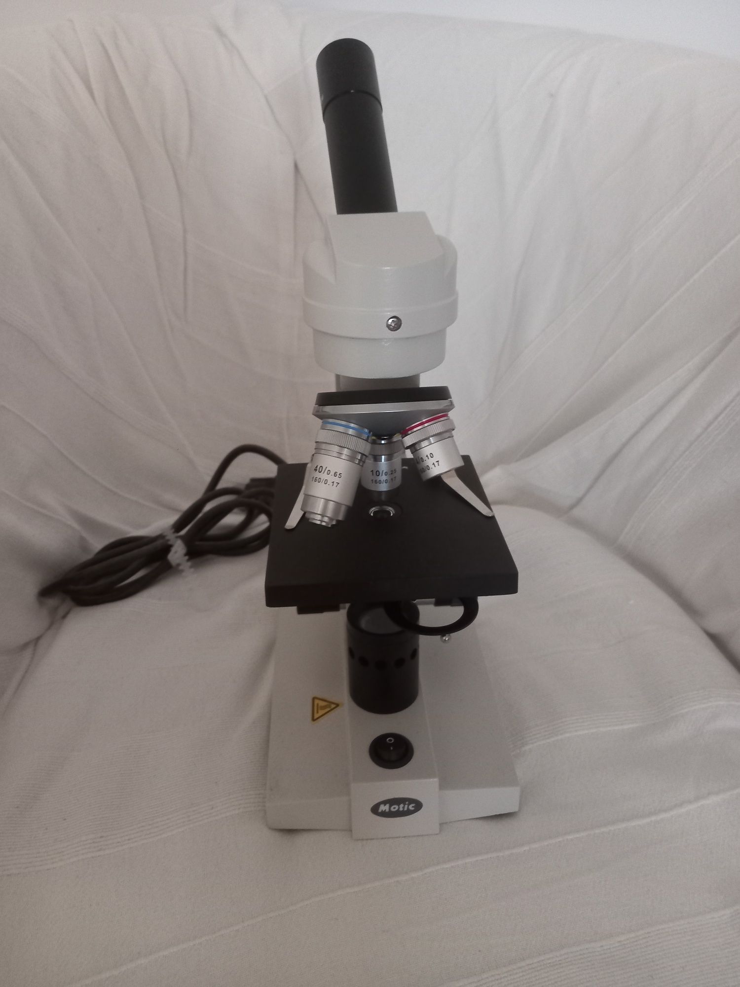 Microscópio Motic