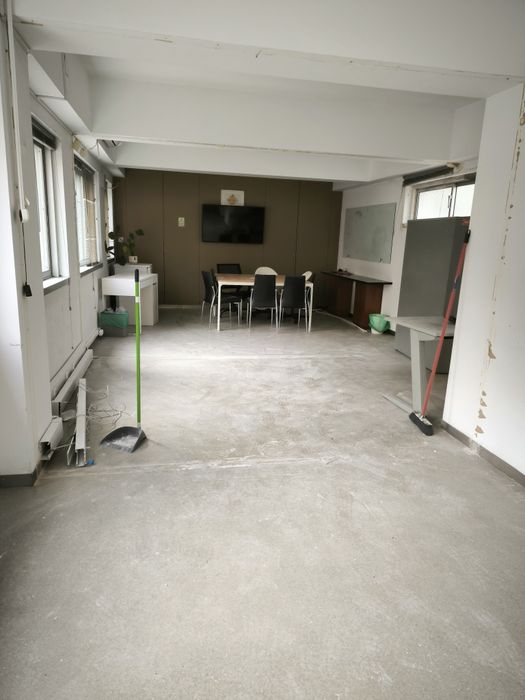 Fazemos limpezas recolhas de entulho madeira e monos