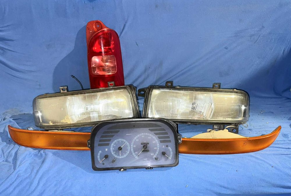 Quadrante, Faróis e Piscas Renault Master ano 2000
