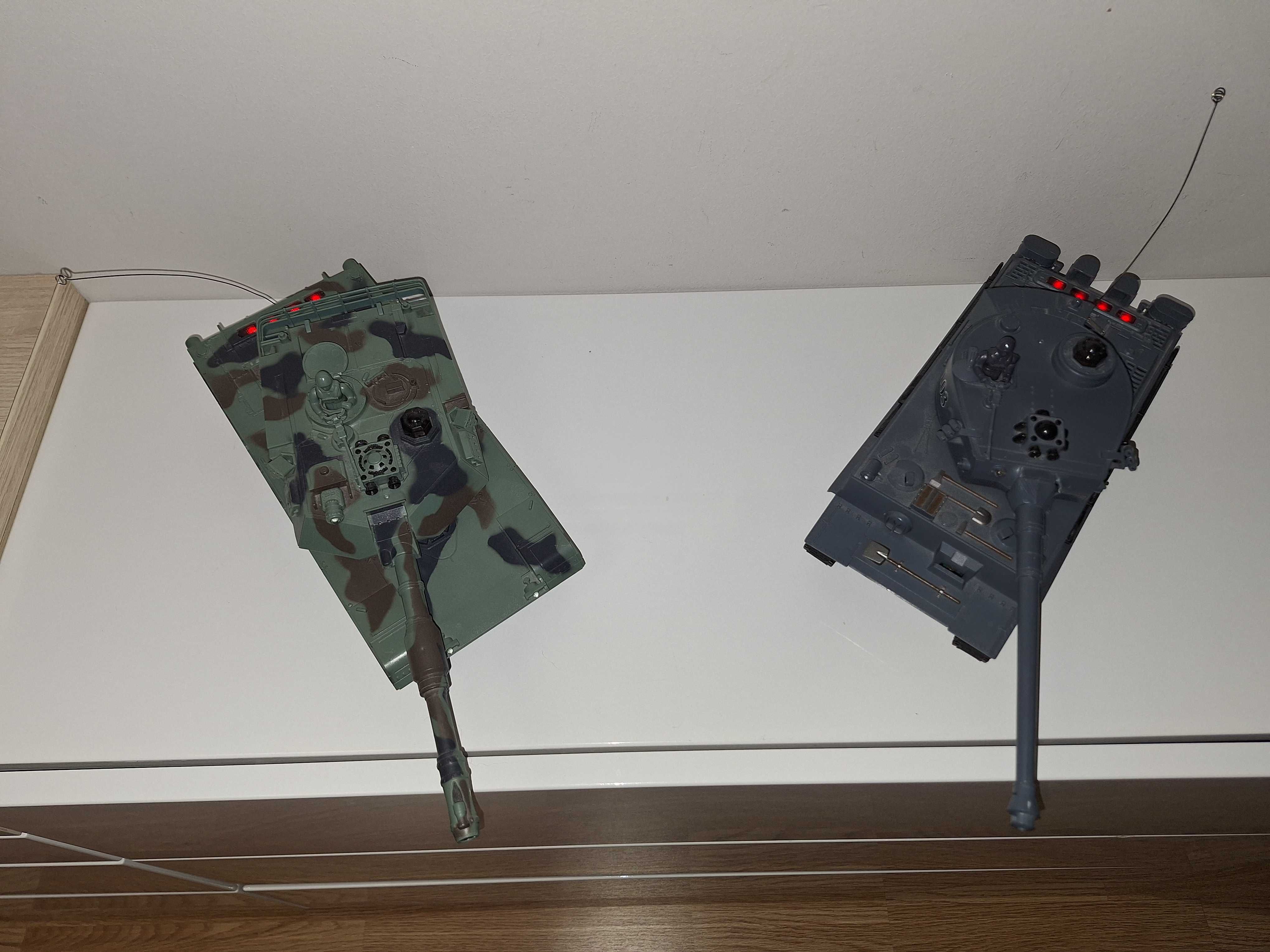 2 czołgi zdalnie sterowane Dromader, bitwa pancerna, oryginały