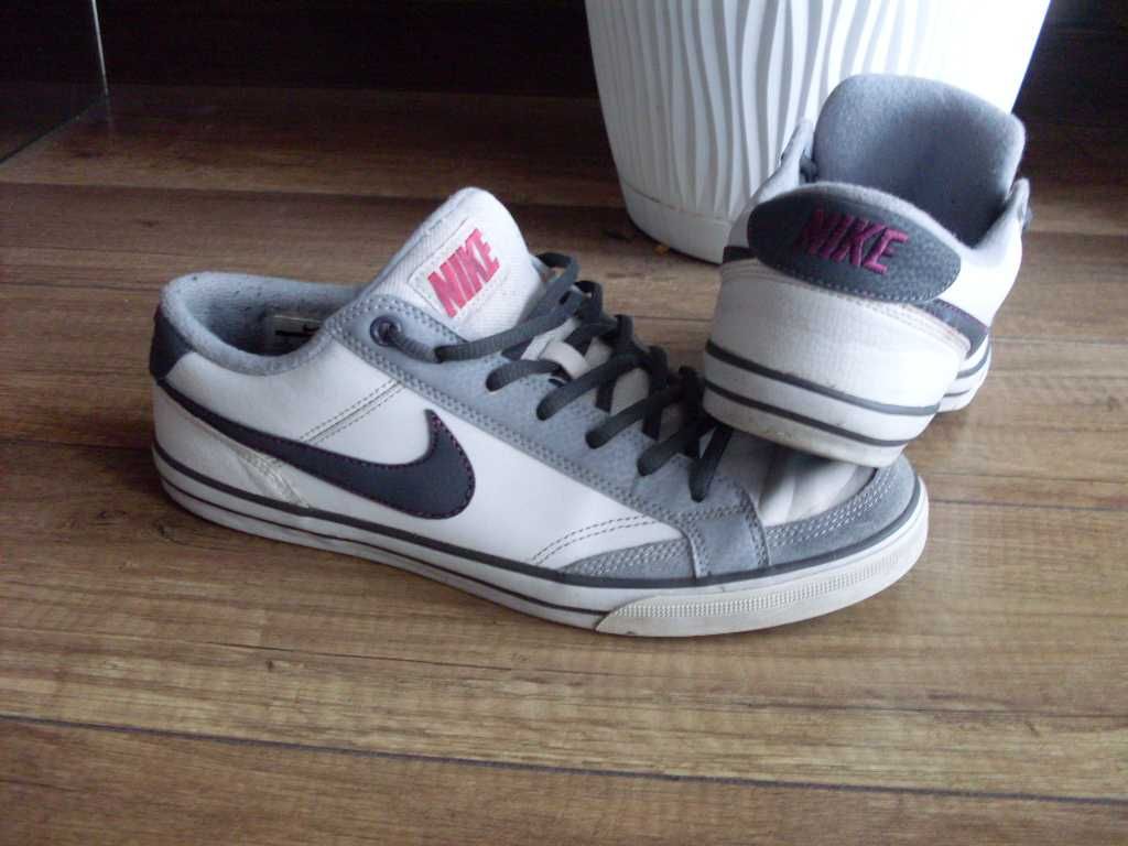 Buty NIKE r.42,5 dł. wkładki 27cm