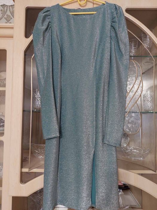 Святкова жіноча сукня