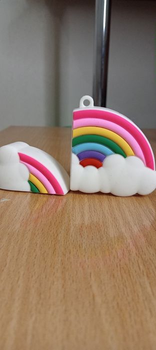 Продам чохли на AirPods