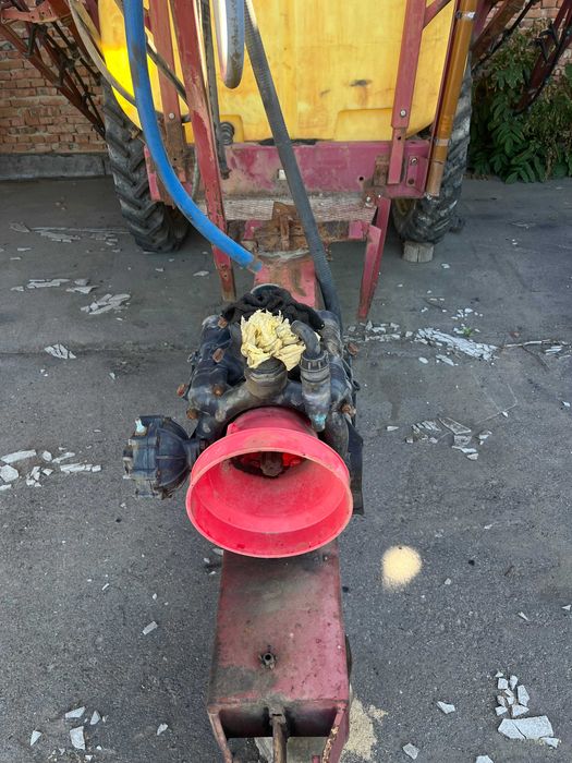 Обприскувач причіпний Hardi (18 м.)