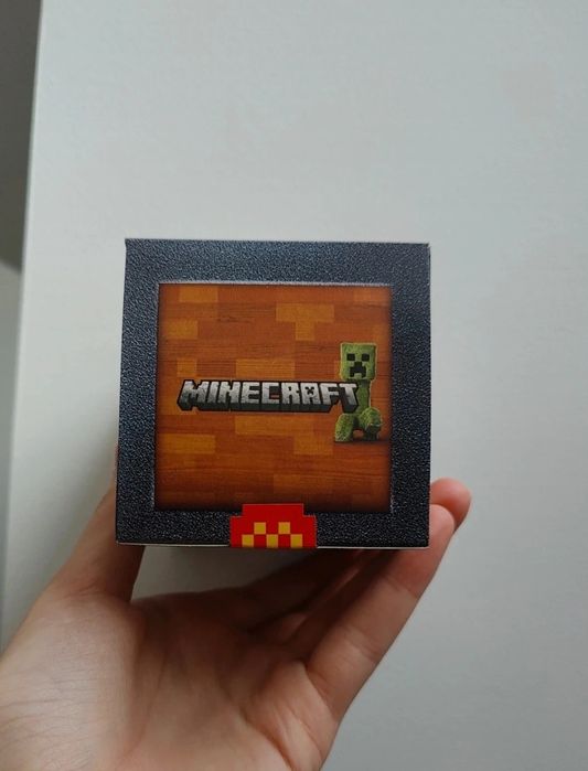 Caixa Surpresa Minecraft + Cartão Raro “Big Mac® Crystal”