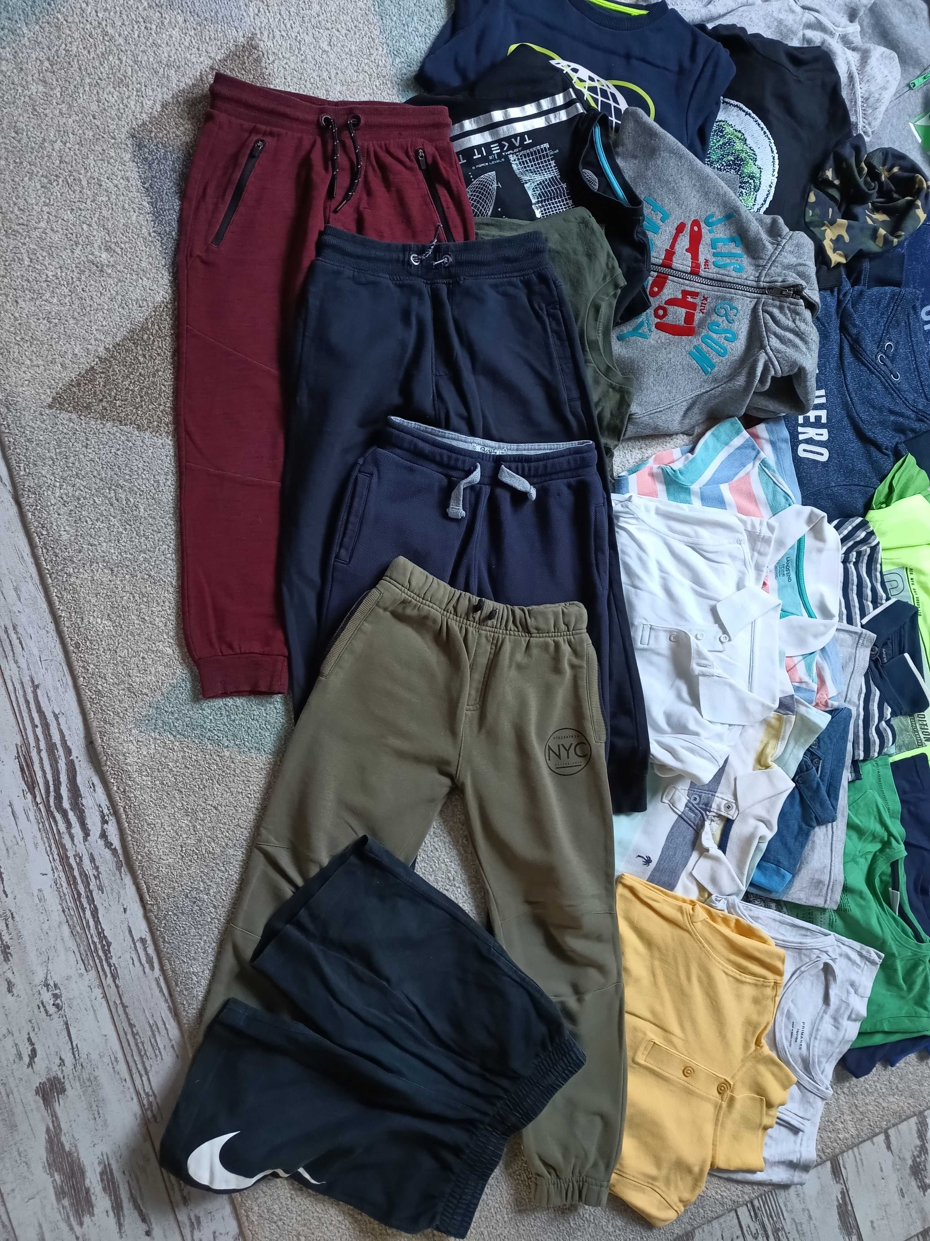 Zestaw ubrań chłopięcych bluzy dresy spodenki rozmiar 122 128