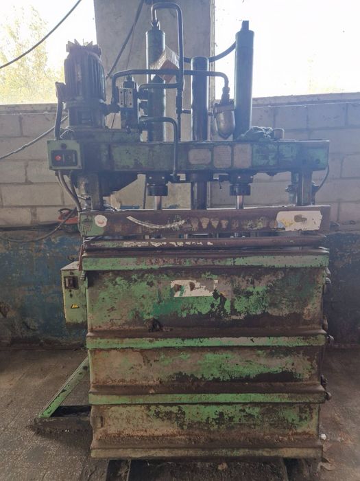 Продам пресса для макулатуры. Personer