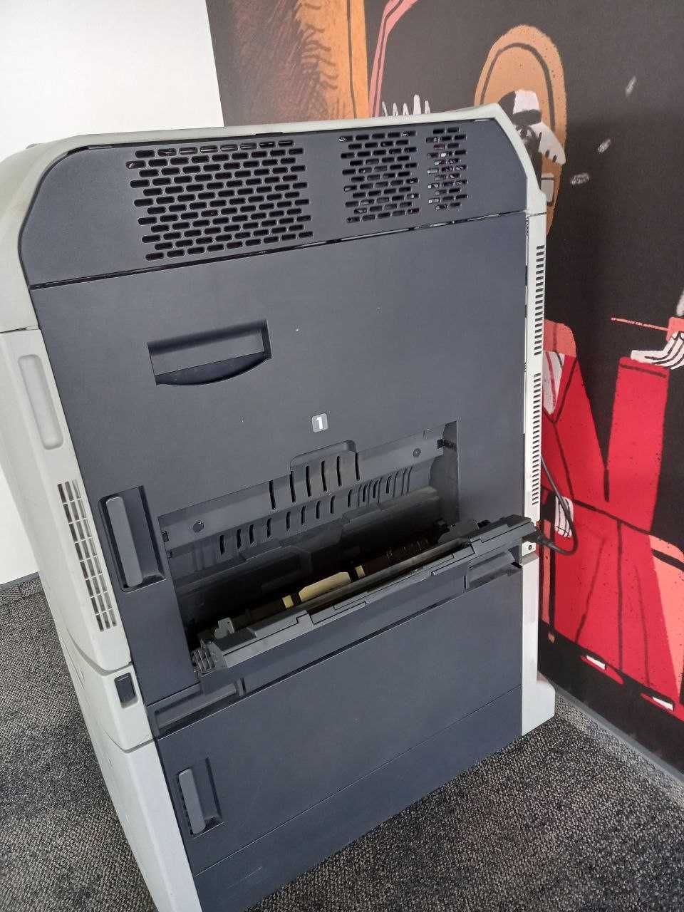 Принтер (БФП) HP Color LaserJet CP6015dn