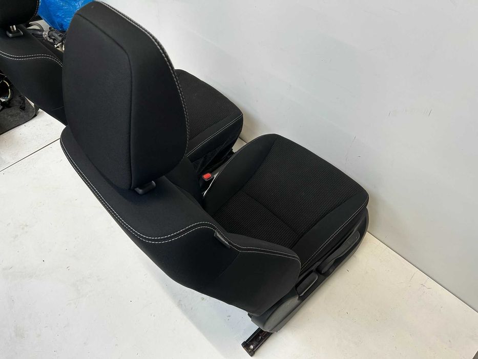 Suzuki SX4 S-CROSS fotele komplet pasy kanapa
