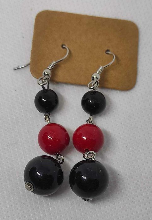 Brincos Bolas Pretas e Vermelhas - NOVOS