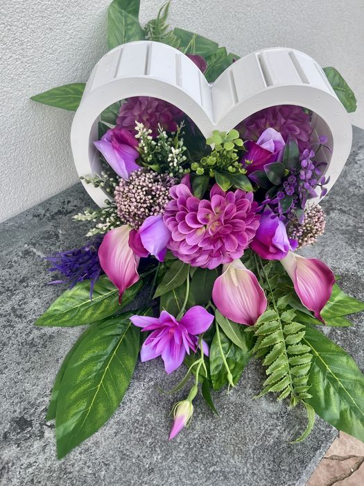 Stroik na grób wiązanka serce drewniane kalie