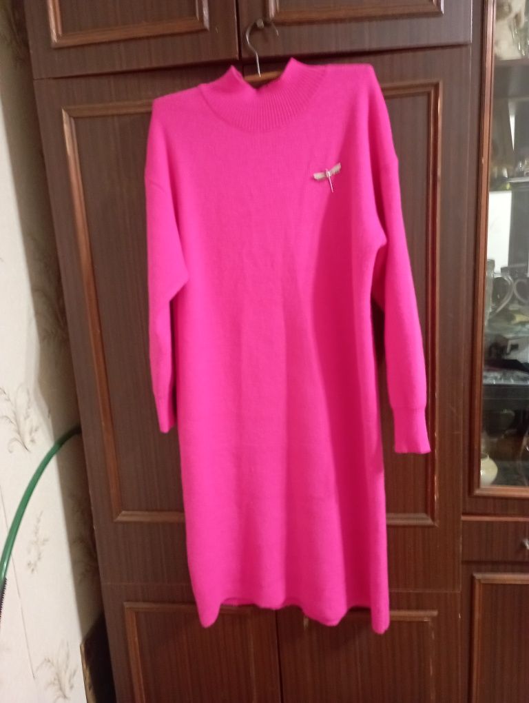 Продам вязаное платье