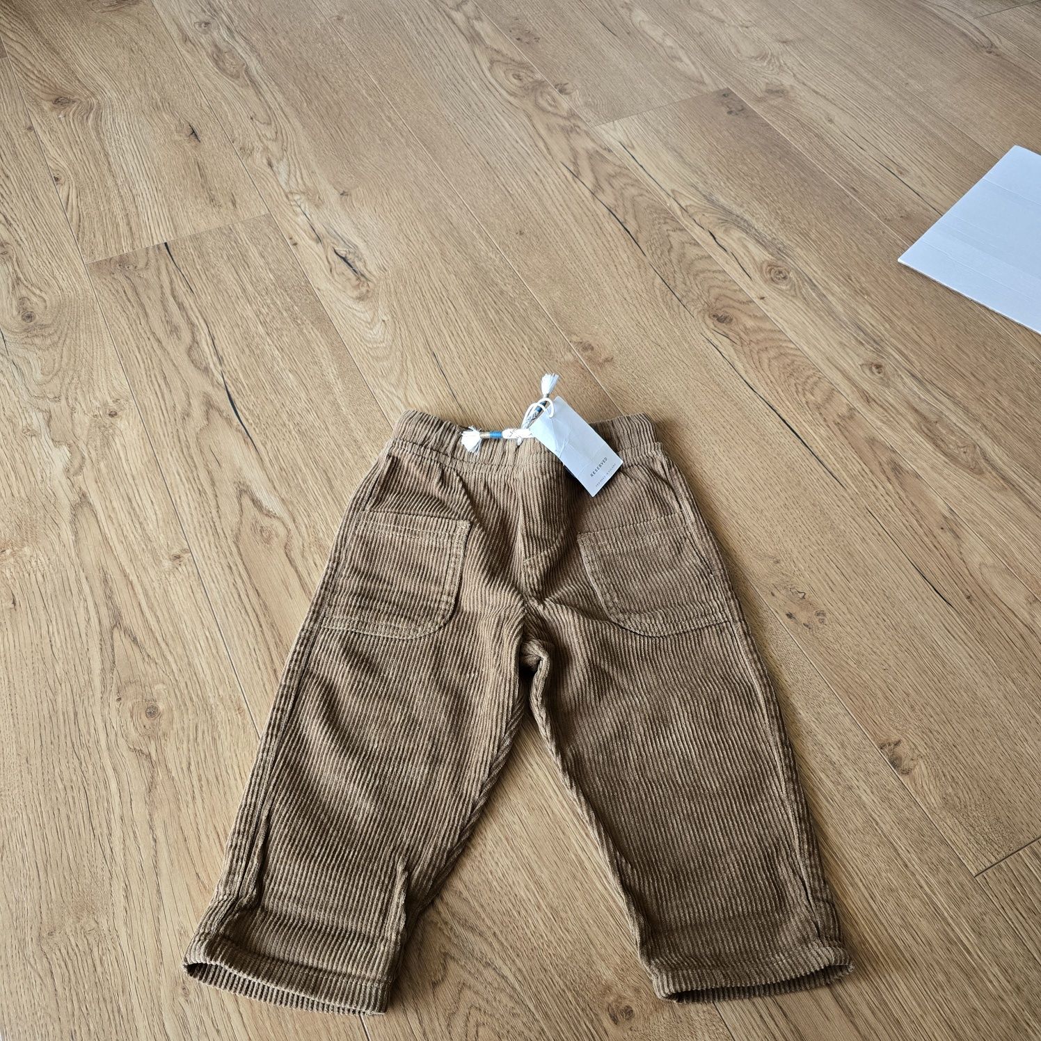 Spodnie sztruks Reserved 86 baggy low dresy