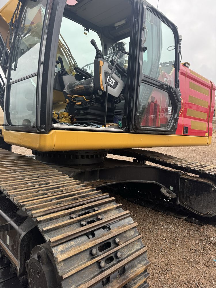 Nowe klepki cat 330 szer 600mm