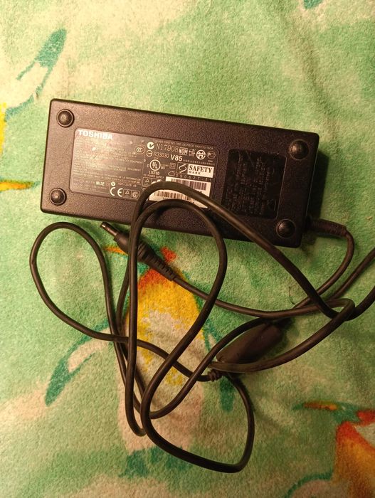 Зарядне до ноутбука блок живлення TOSHIBA 19V 6.32A 120W (5.5×2.5mm)