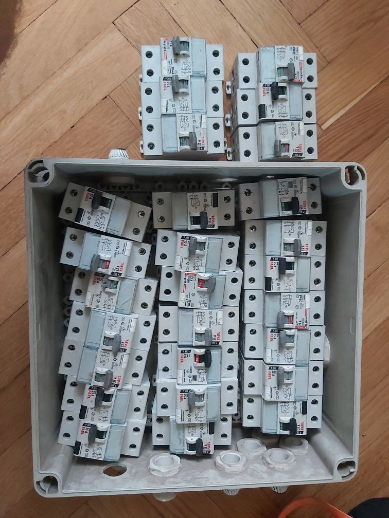RCD 25A Roznicowka roznicowo pradowy;-))