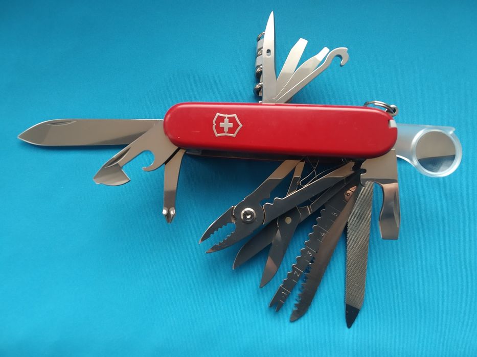 Victorinox Swiss Champ