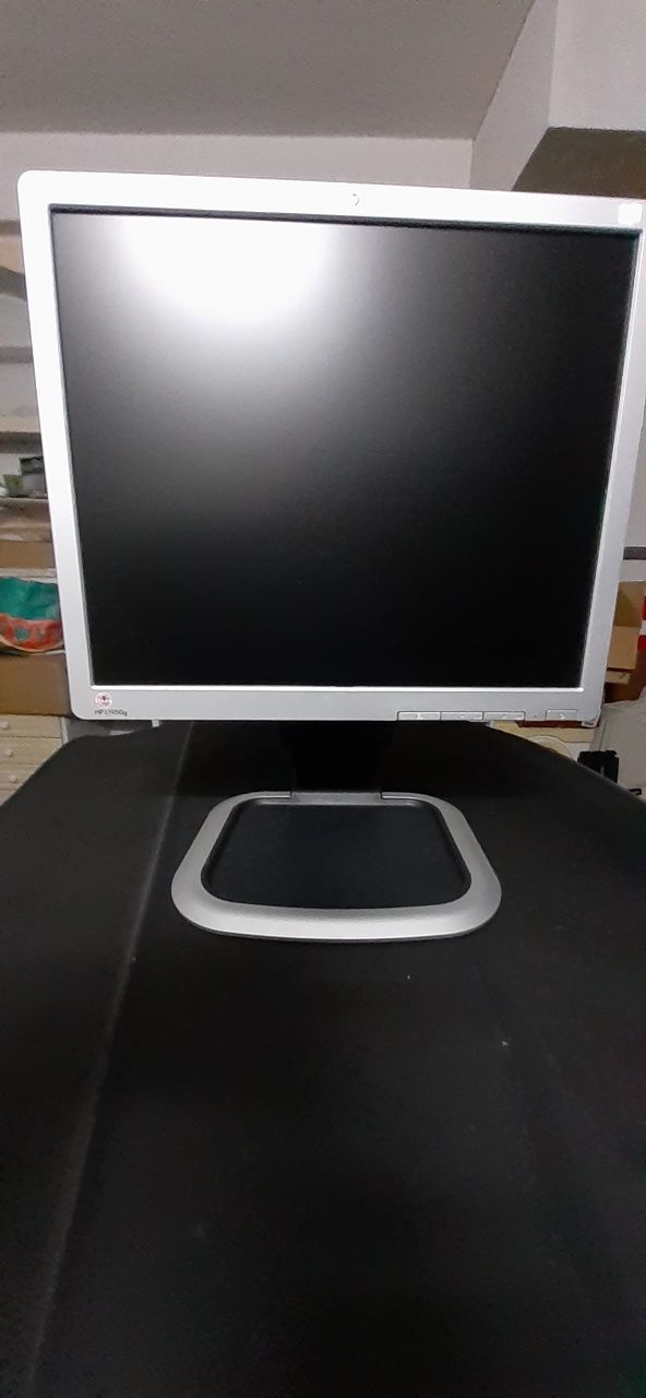 Monitor HP L1950g