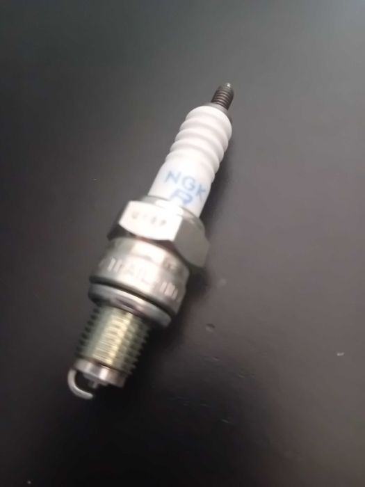 Vela ngk cr7hs nova