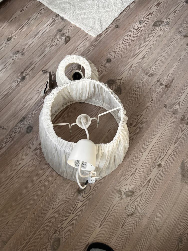 Lampy ikea białe kinkiet, sufitowa i 2 stołowe