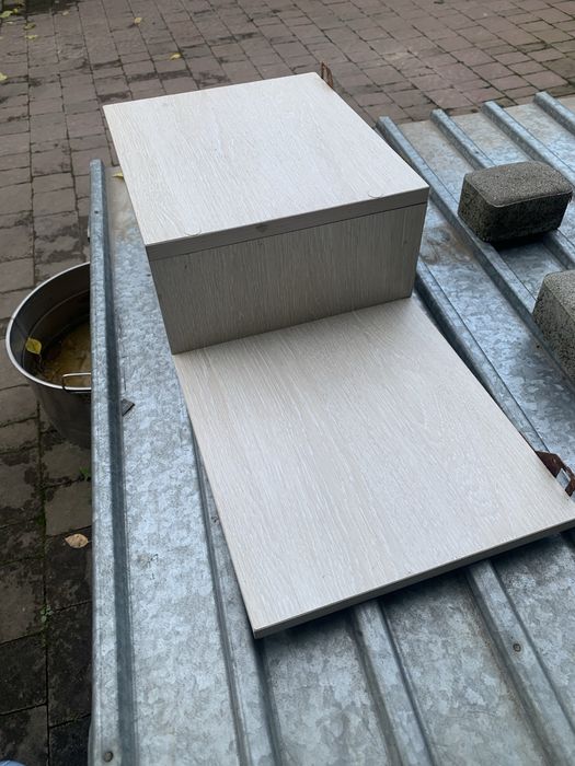 Полиці з дсп плити по 150 грн.