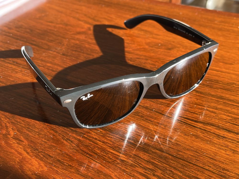 Óculos de sol Ray-Ban New Wayfarer como novos, modelo RB 2132