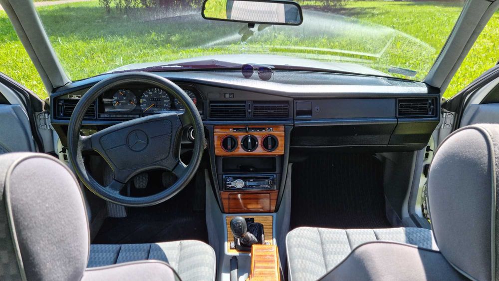 Mercedes 190E W201 - dobry stan, w pełni sprawy