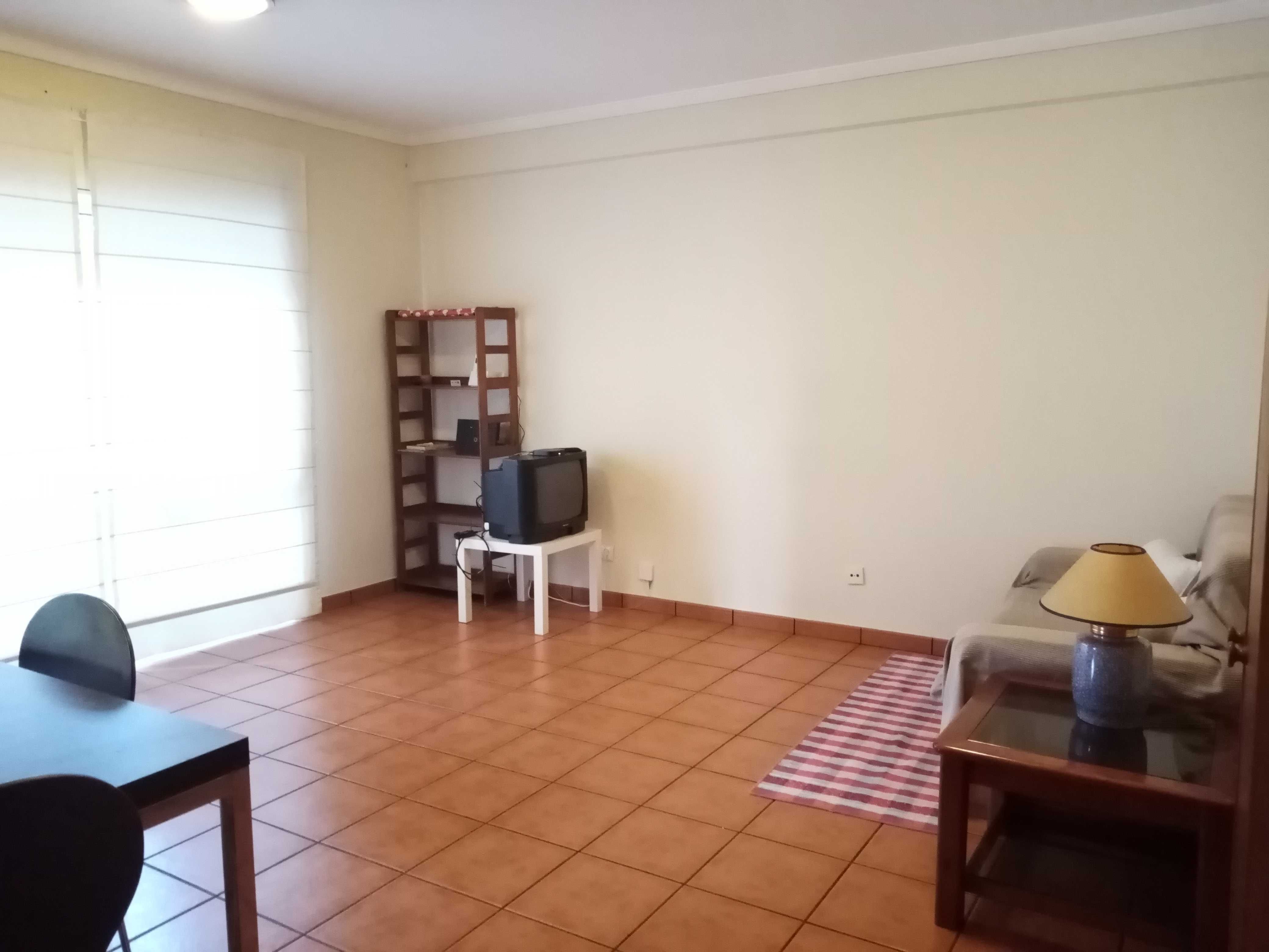 Quarto com casa de banho privada em S. João da Madeira