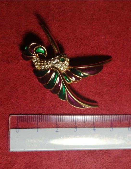 Брошка з позолотою