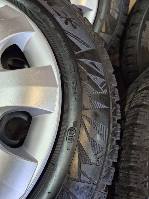 Комплект зимней резины skoda a5 с дисками 185 65 R15 зима
