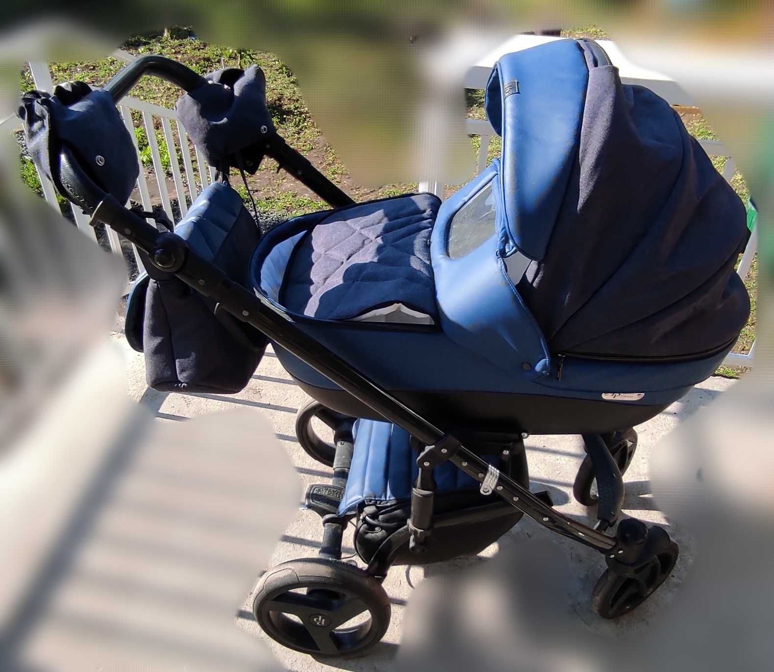 Коляска  2  в  1 +віддам ще одну,літню (з невеликим пошкодженням)