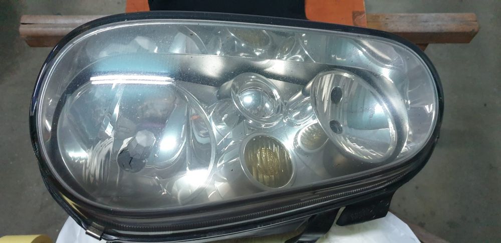 Conjunto faróis VW golf IV TDI