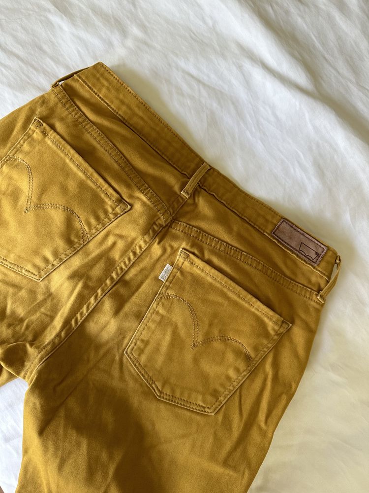 Legging Levi’s cor amarelo mostarda