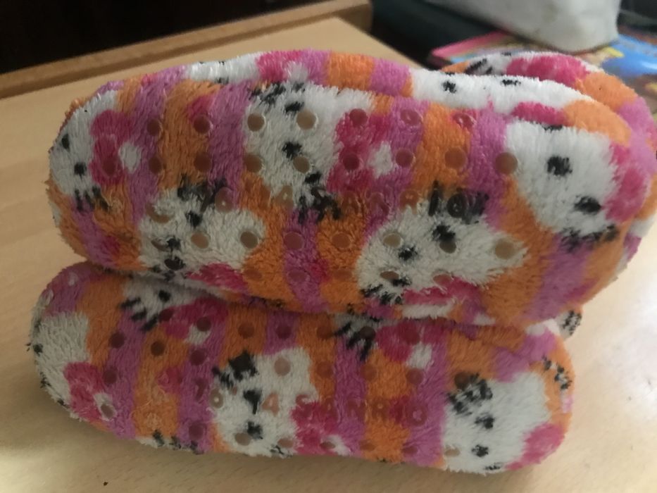 Продам тапочки для девочки