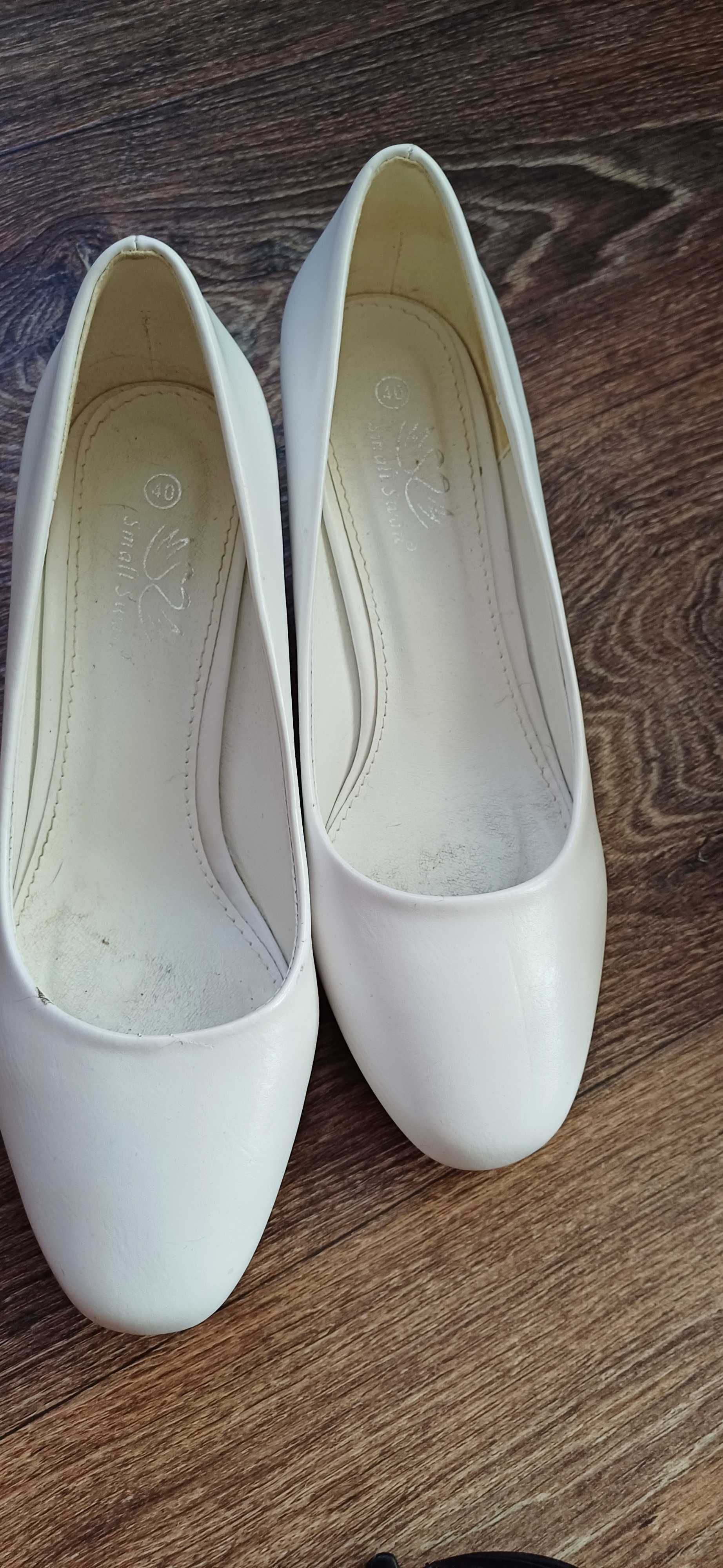 Женская обувь  (туфли,шлёпки,ботинки