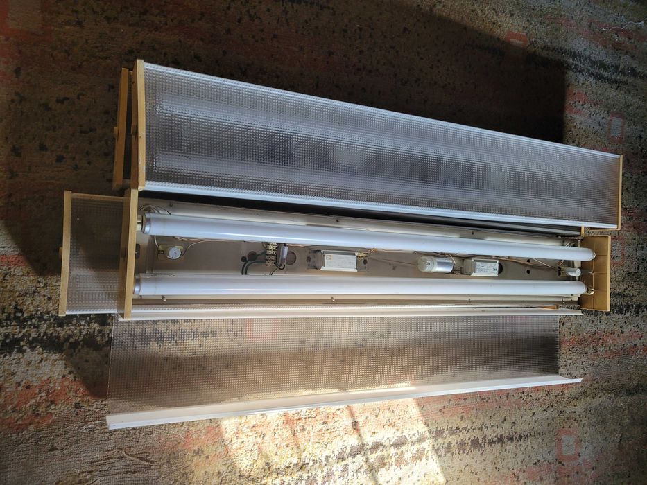 Oprawy oświetleniowe świetlówki 120 lampy garażowe