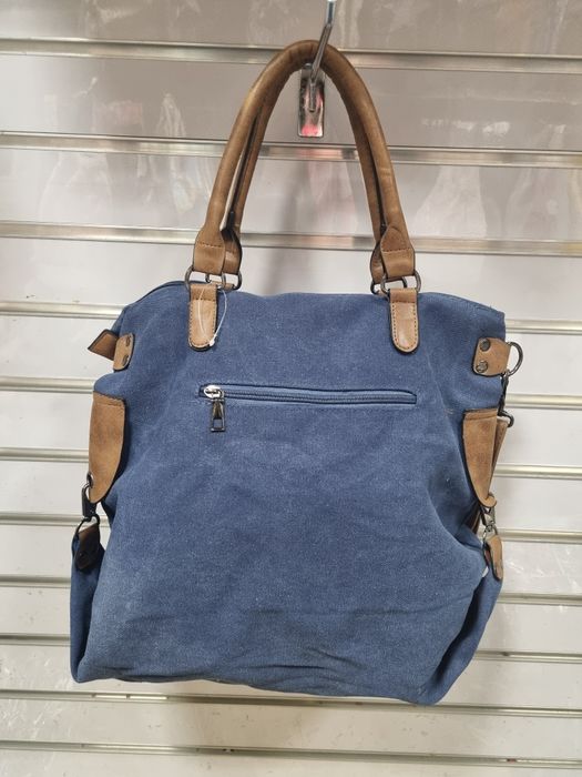 Granatowa torebka damska z gwiazdą