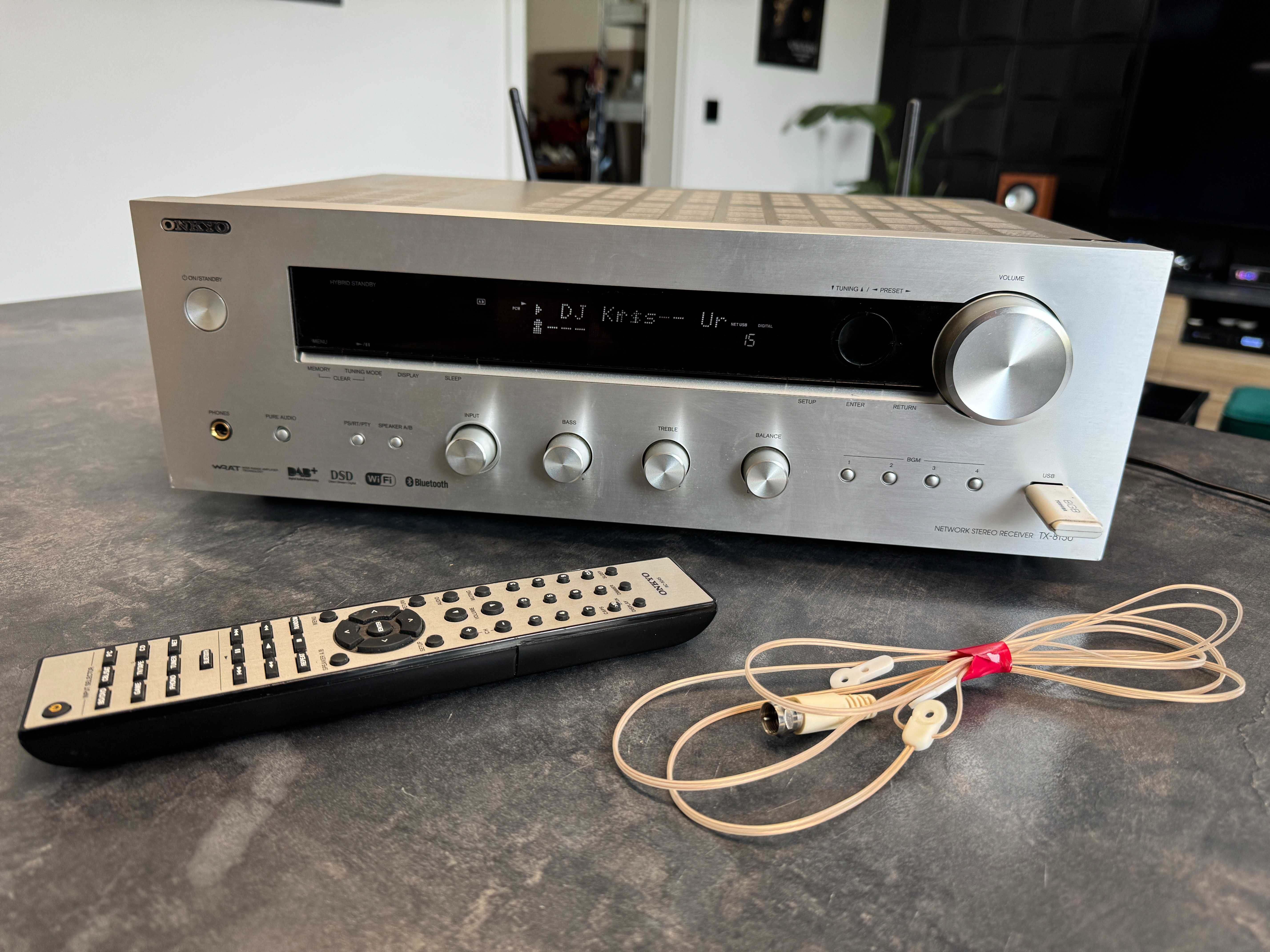 amplituner stereo z Wi-Fi, AirPlay, Bluetooth Onkyo TX-8150