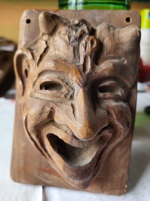 Diabelek,rzezba w drewnie