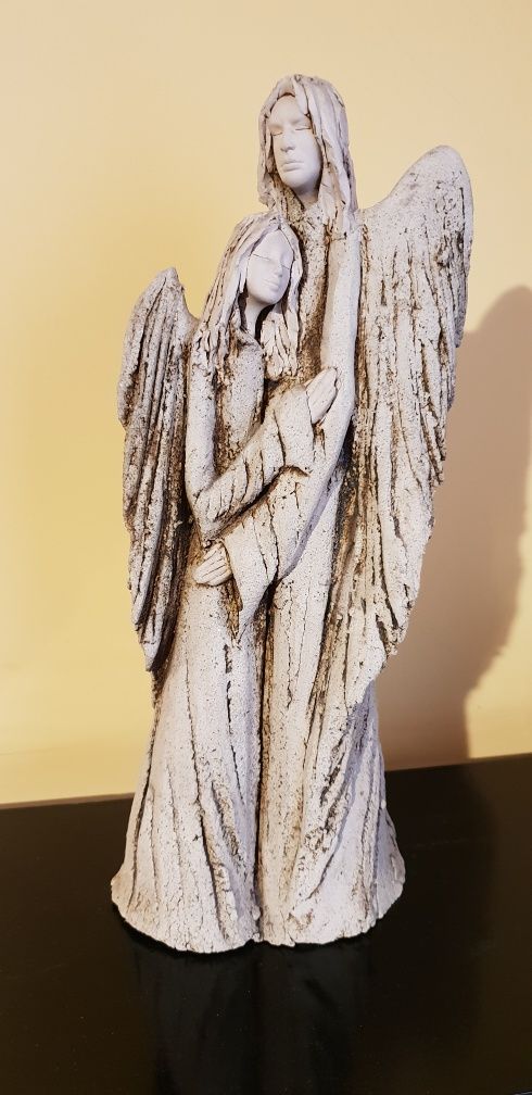 Figurka z gliny zakochana para anioły miłości 37cm
