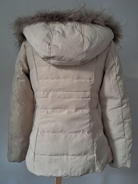 Пуховик жіночий зимовий.