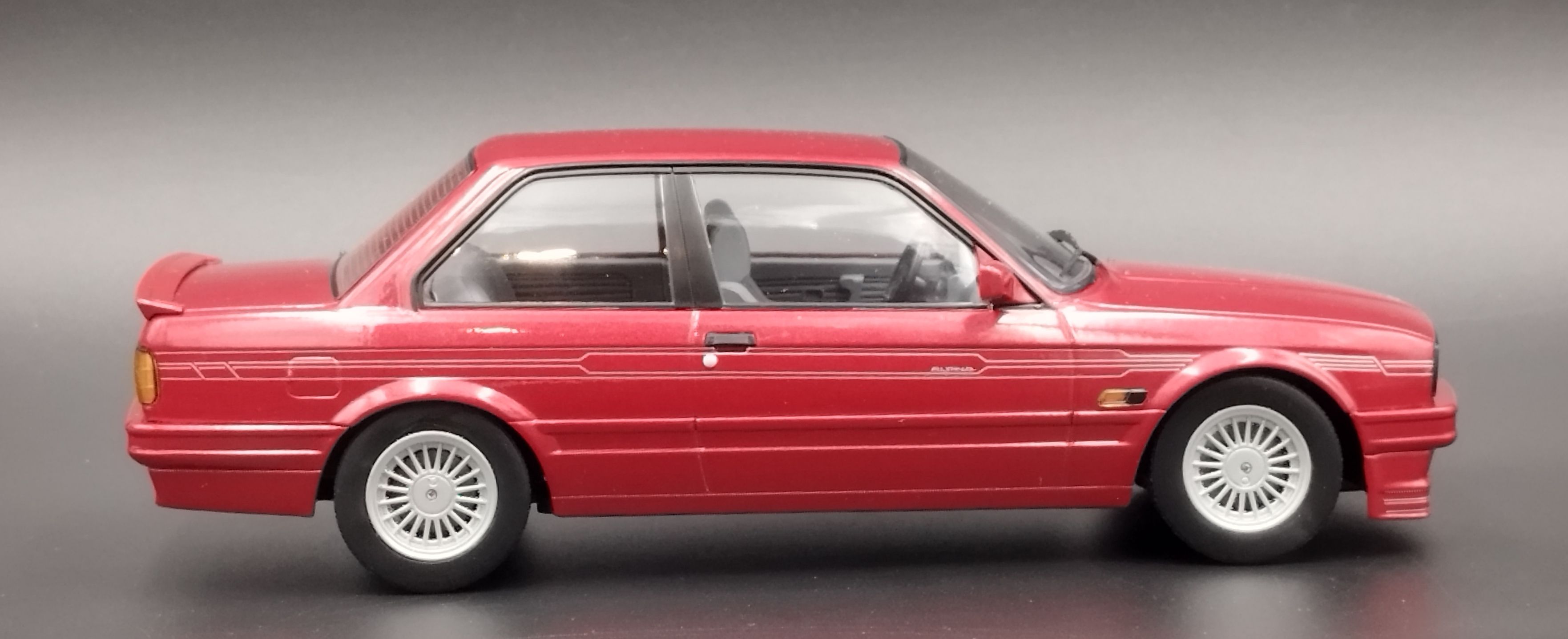 1:18  K&K  Scale 1988 BMW Alpina C2 2.7 E30