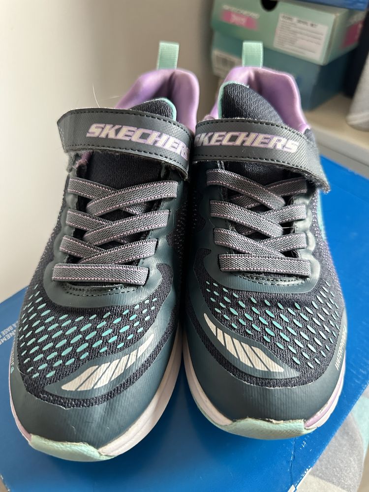 Кроссовки Skechers