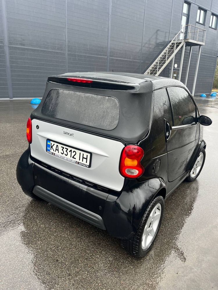 Автомобіль Smart Cabrio