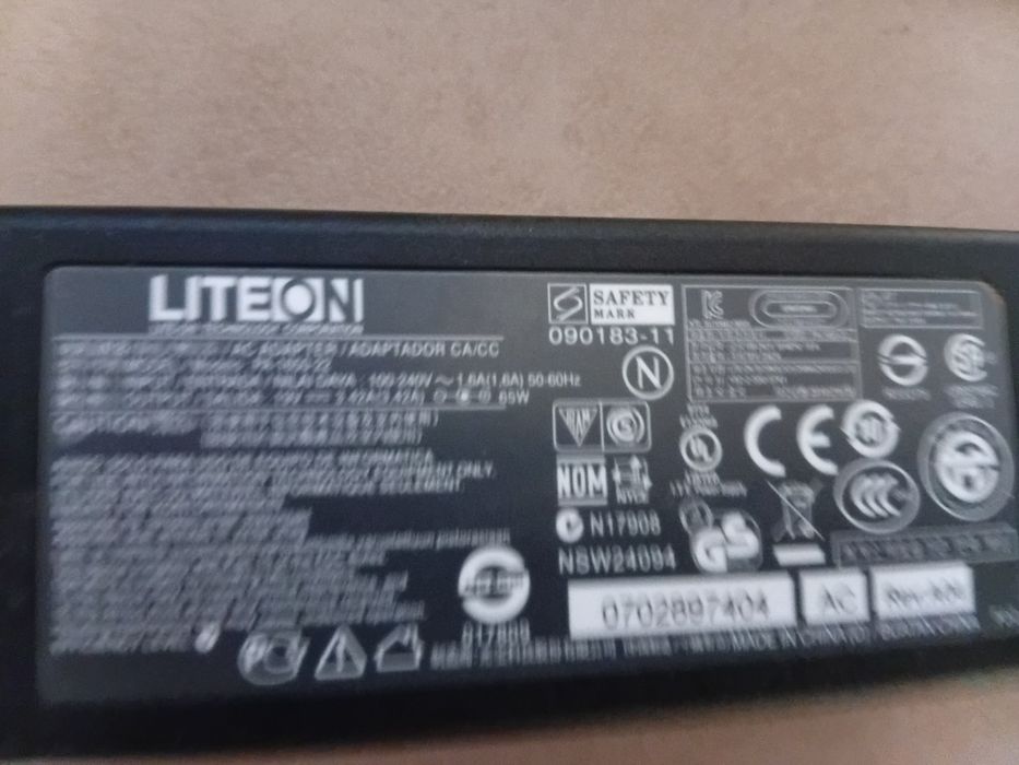 Блок живлення ноутбука 19V   3,42A