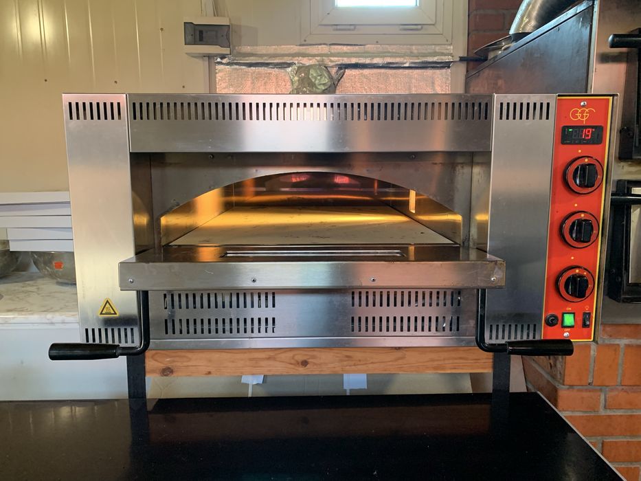 Продам газову піч для піци GGF G6 (італія).